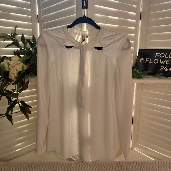 530 CUT FROM THE CLOTH CREAM BLOUSE MED WN - Picture 1 of 2